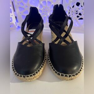 New Reaction-Kenneth Cole wedge shoes, Size 8 Black extremely comfortable